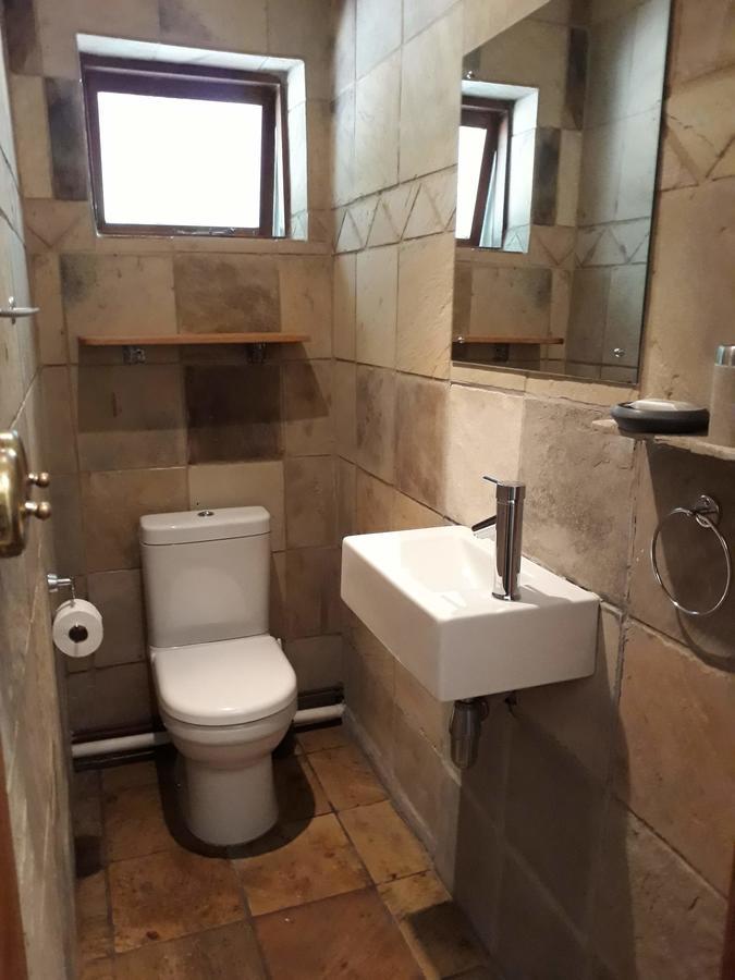 קניסנה Hope Villa Bed & Breakfast מראה חיצוני תמונה